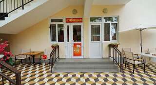 Гостиница Guest House Alina Лермонтово Семейный номер с балконом-4